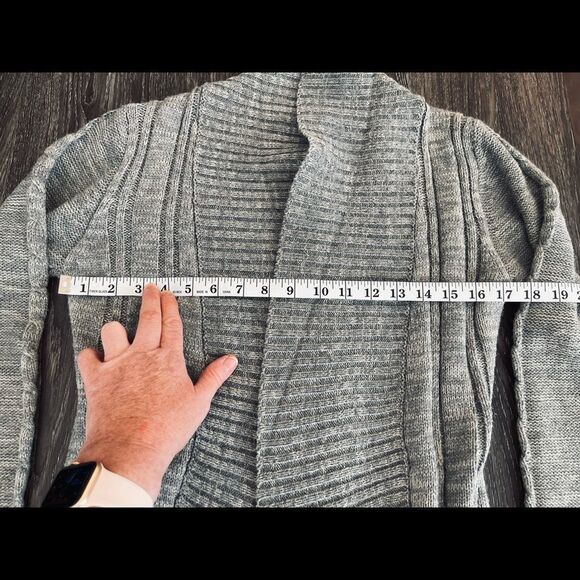 J&H Sweater Cardigan Size XS/Small, 1 button closure Grey - Picture 12 of 17